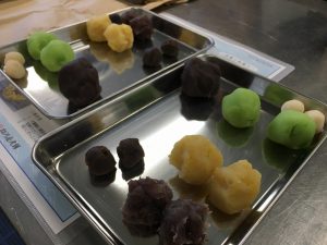 老舗での和菓子作りと甘味処体験