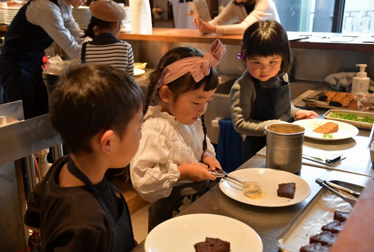 星ヶ丘のカフェで子どもお仕事体験