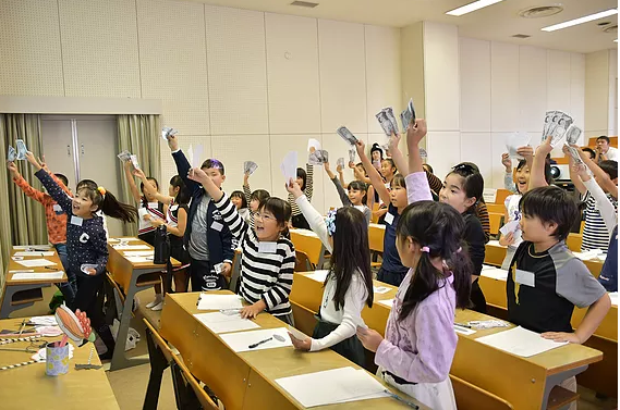 お寿司で学ぶお仕事体験