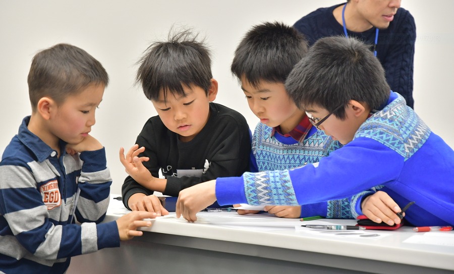 飛行機で学ぶお仕事体験