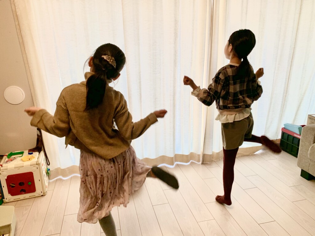 できた 2回で大好きな曲のダンスがおどれるようになった 小学生オンライン体験 親子体験ならウィーケン